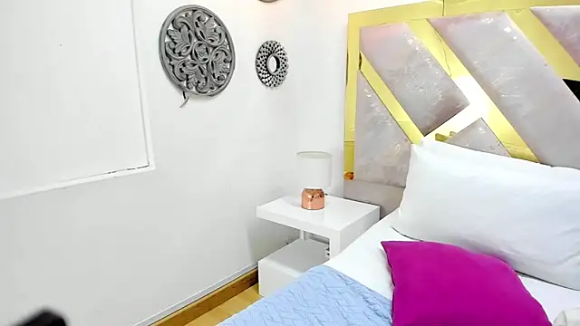 Snapshot of Oriana_Guzman chatting on 4, 2, 2025 Oriana Guzman online show from 4, 2, 2025