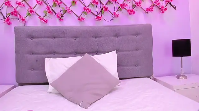 Snapshot of Oriana_Guzman chatting on 15, 3, 2025 Oriana Guzman online show from 15, 3, 2025