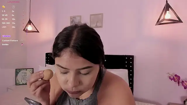 Snapshot of Oriana_Guzman chatting on 19, 9, 2025 Oriana Guzman online show from 19, 9, 2025