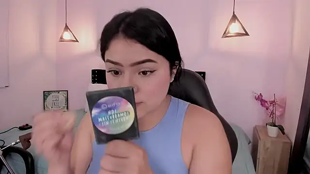 Snapshot of Oriana_Guzman chatting on 22, 9, 2025 Oriana Guzman online show from 22, 9, 2025