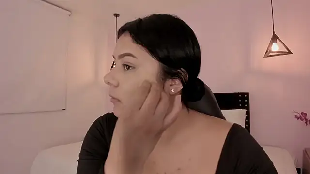 Snapshot of Oriana_Guzman chatting on 30, 9, 2025 Oriana Guzman online show from 30, 9, 2025