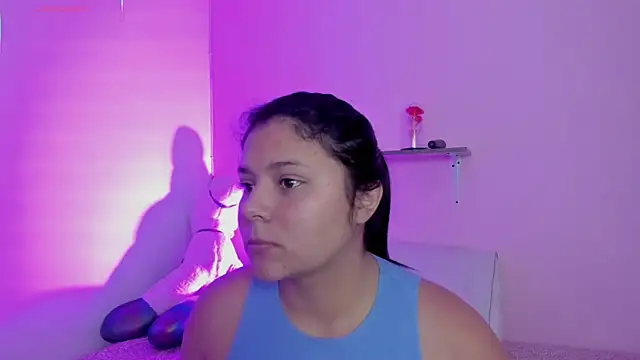 Snapshot of Oriana_Guzman chatting on 15, 12, 2025 Oriana Guzman online show from 15, 12, 2025