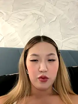 Aiko Yumi online show from 26, 11, 2025