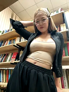 Aiko Yumi online show from 18, 12, 2025