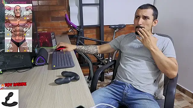 Snapshot of Marck_Muscle chatting on 5, 7, 2026 Marck Muscle online show from 5, 7, 2026