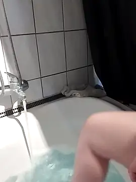 Isabella Geney online show from 31, 3, 2026