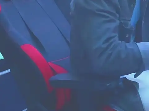 Snapshot of BodyandlegginLover chatting on 5, 3, 2025 BodyandlegginLover online show from 5, 3, 2025