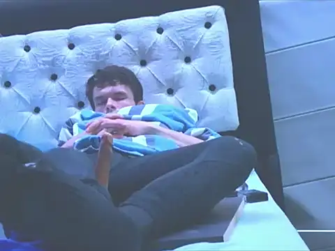 Snapshot of BodyandlegginLover chatting on 15, 10, 2025 BodyandlegginLover online show from 15, 10, 2025