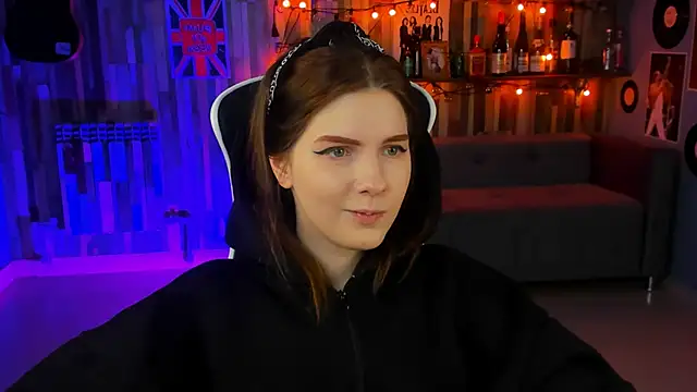 Snapshot of AliceRisinka chatting on 6, 2, 2025 AliceRisinka online show from 6, 2, 2025