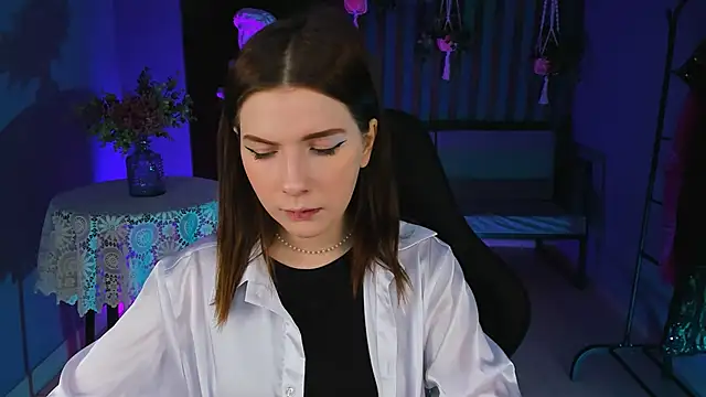 Snapshot of AliceRisinka chatting on 9, 2, 2025 AliceRisinka online show from 9, 2, 2025
