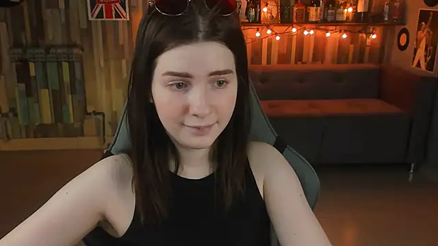 Snapshot of AliceRisinka chatting on 20, 2, 2025 AliceRisinka online show from 20, 2, 2025