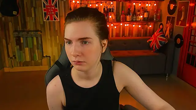 Snapshot of AliceRisinka chatting on 22, 2, 2025 AliceRisinka online show from 22, 2, 2025