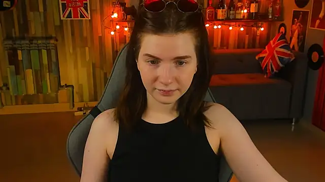 Snapshot of AliceRisinka chatting on 22, 2, 2025 AliceRisinka online show from 22, 2, 2025