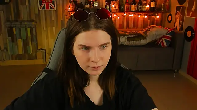 Snapshot of AliceRisinka chatting on 27, 2, 2025 AliceRisinka online show from 27, 2, 2025