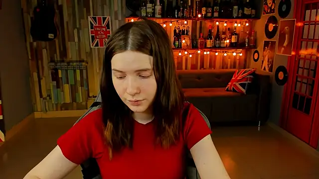 Snapshot of AliceRisinka chatting on 8, 3, 2025 AliceRisinka online show from 8, 3, 2025