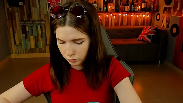 Snapshot of AliceRisinka chatting on 8, 3, 2025 AliceRisinka online show from 8, 3, 2025