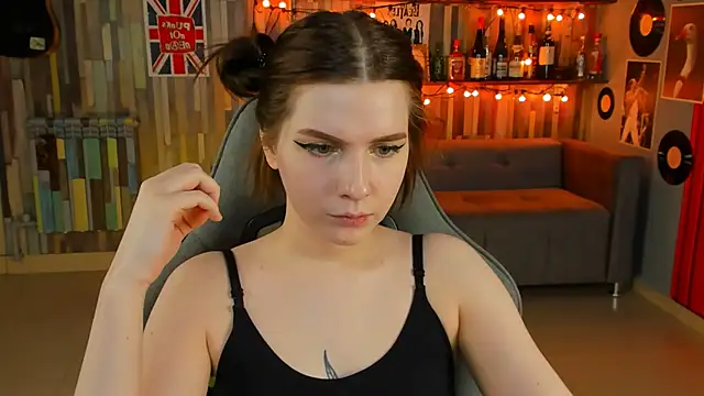 Snapshot of AliceRisinka chatting on 12, 3, 2025 AliceRisinka online show from 12, 3, 2025