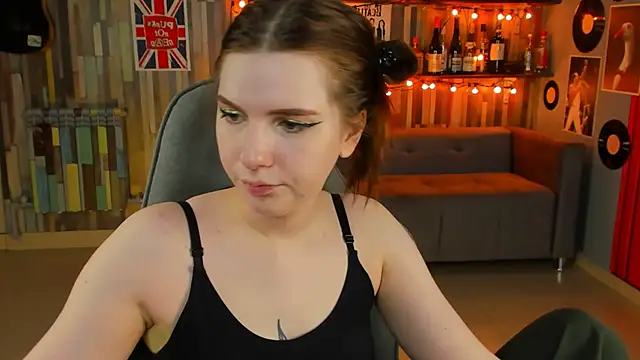 Snapshot of AliceRisinka chatting on 12, 3, 2025 AliceRisinka online show from 12, 3, 2025