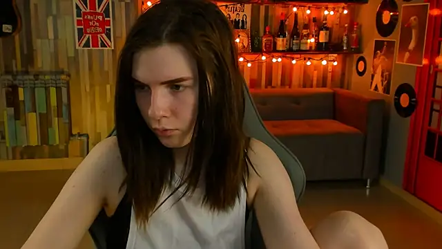 Snapshot of AliceRisinka chatting on 14, 3, 2025 AliceRisinka online show from 14, 3, 2025