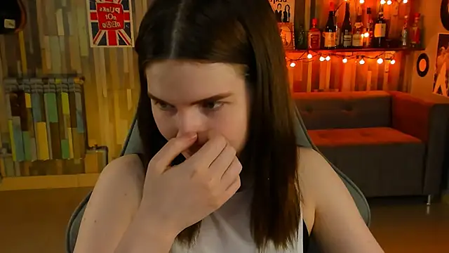 Snapshot of AliceRisinka chatting on 14, 3, 2025 AliceRisinka online show from 14, 3, 2025