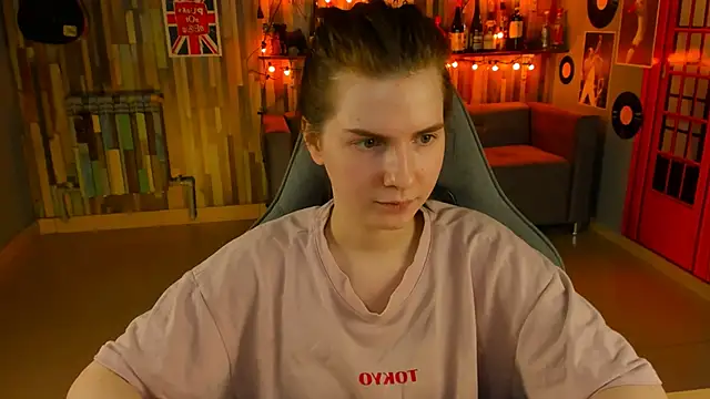 Snapshot of AliceRisinka chatting on 15, 3, 2025 AliceRisinka online show from 15, 3, 2025