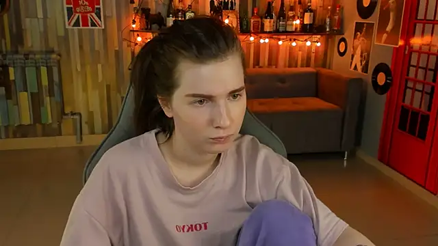 Snapshot of AliceRisinka chatting on 16, 3, 2025 AliceRisinka online show from 16, 3, 2025