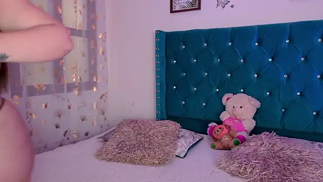 Lilly Peach22 online show from 1, 2, 2026