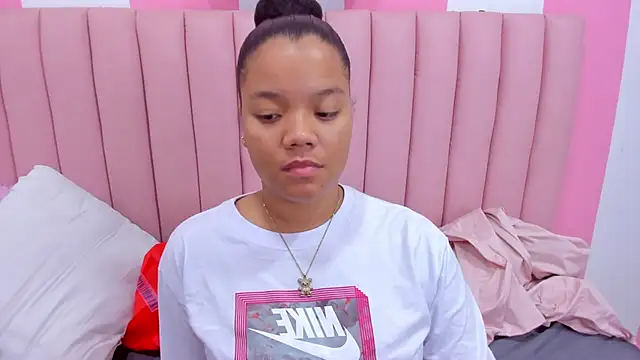 ISABELLA 020 online show from 10, 3, 2025