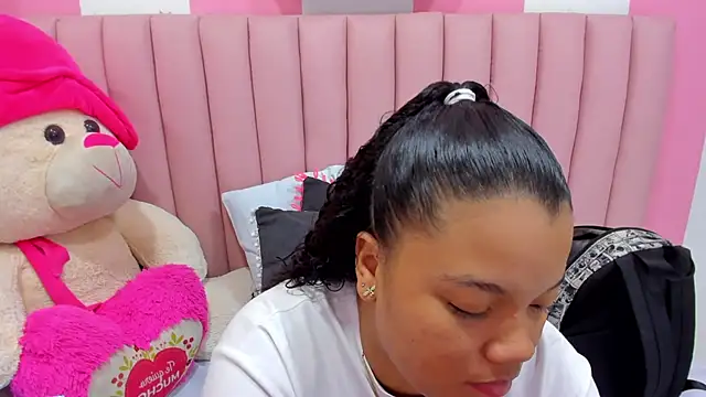 ISABELLA 020 online show from 11, 9, 2025