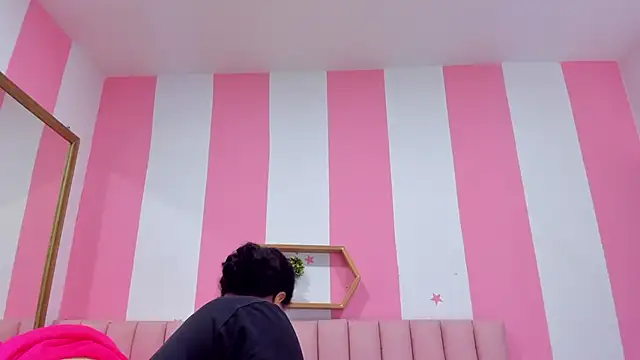 ISABELLA 020 online show from 22, 9, 2025