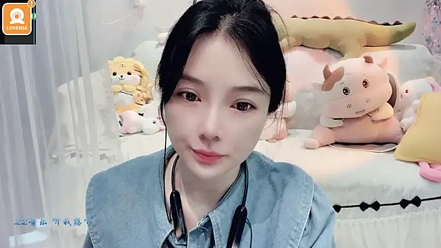 AKiKi711 online show from 7, 10, 2025