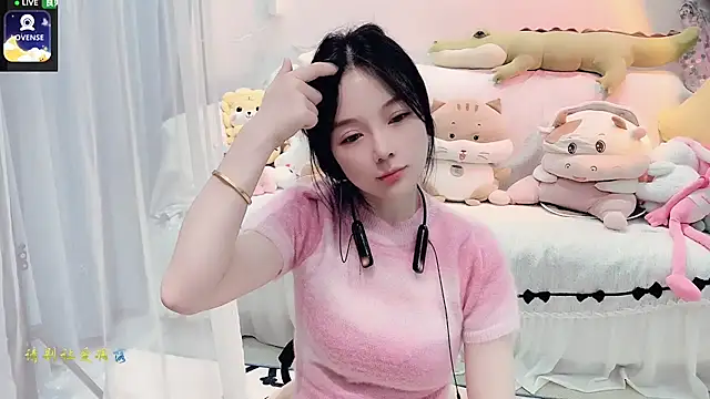 AKiKi711 online show from 8, 10, 2025