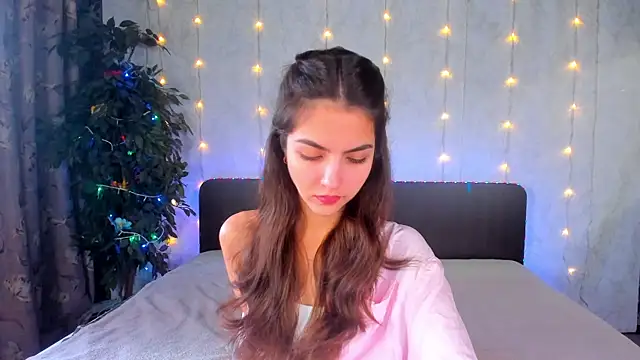 Milana Crystal  online show from 3, 12, 2025