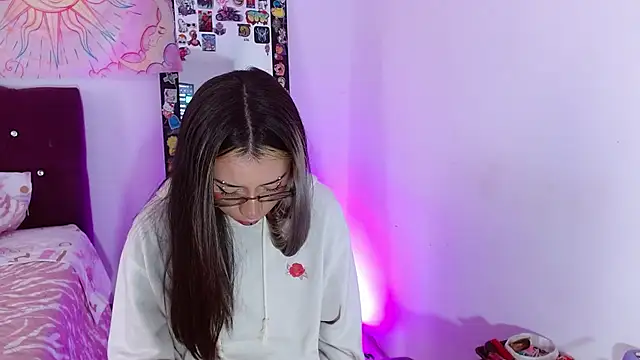 Snapshot of squirt_charlott chatting on 15, 11, 2025 squirt charlott online show from 15, 11, 2025