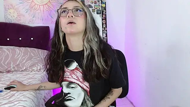 Snapshot of squirt_charlott chatting on 21, 11, 2025 squirt charlott online show from 21, 11, 2025