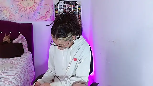 Snapshot of squirt_charlott chatting on 25, 11, 2025 squirt charlott online show from 25, 11, 2025