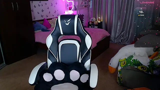 Sidney blush online show from 17, 2, 2026