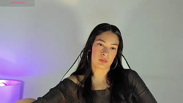 Snapshot of bella_hadid1_ chatting on 8, 2, 2025 bella hadid1  online show from 8, 2, 2025