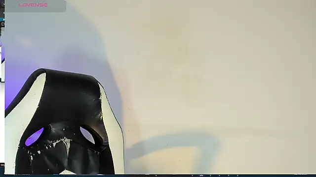 Snapshot of bella_hadid1_ chatting on 22, 2, 2025 bella hadid1  online show from 22, 2, 2025