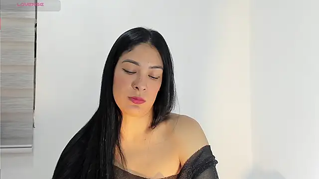 Snapshot of bella_hadid1_ chatting on 4, 10, 2025 bella hadid1  online show from 4, 10, 2025