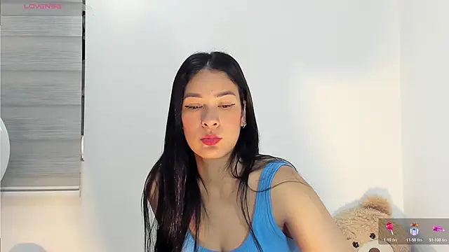 Snapshot of bella_hadid1_ chatting on 15, 11, 2025 bella hadid1 online show from 15, 11, 2025