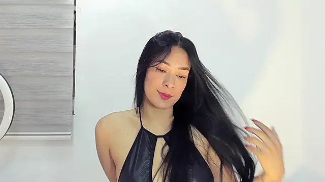 Snapshot of bella_hadid1_ chatting on 14, 12, 2025 bella hadid1 online show from 14, 12, 2025