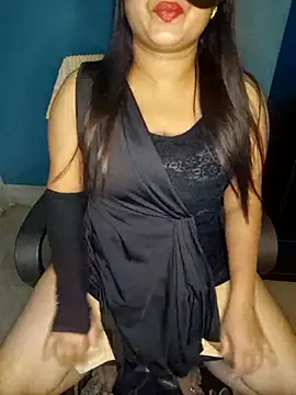 Horny cougar online show from 28, 2, 2025