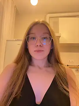 Eva Weyne online show from 28, 10, 2025