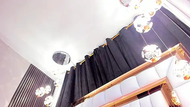 SarayRoyse online show from 7, 3, 2025