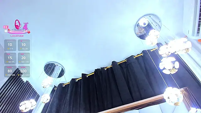 SarayRoyse online show from 6, 3, 2026