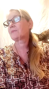 Snapshot of irinamaux chatting on 4, 2, 2025 irinamaux online show from 4, 2, 2025