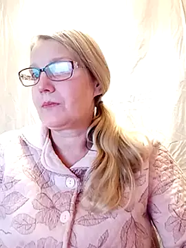 Snapshot of irinamaux chatting on 7, 2, 2025 irinamaux online show from 7, 2, 2025