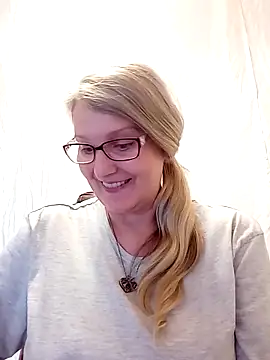 Snapshot of irinamaux chatting on 9, 2, 2025 irinamaux online show from 9, 2, 2025