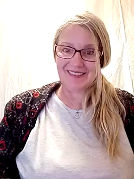 Snapshot of irinamaux chatting on 12, 2, 2025 irinamaux online show from 12, 2, 2025